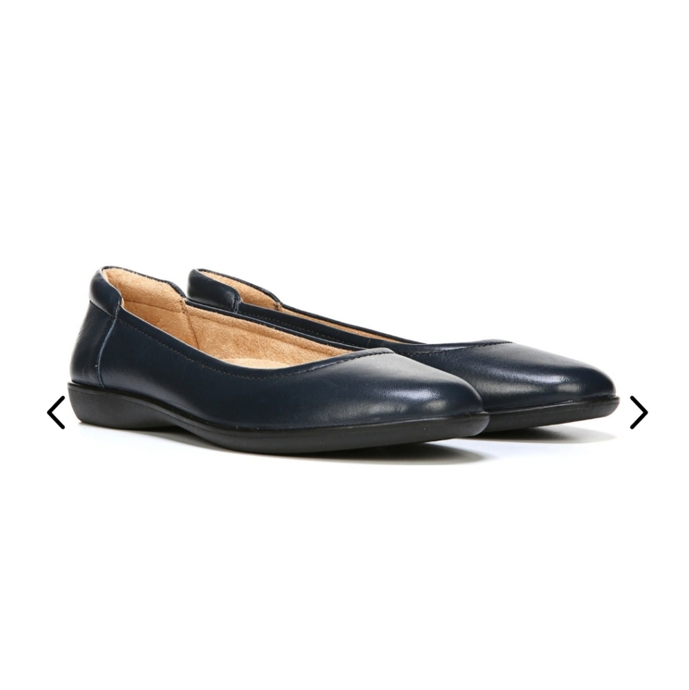 Leather ballerine, size 8M ans 91/2M, Blue